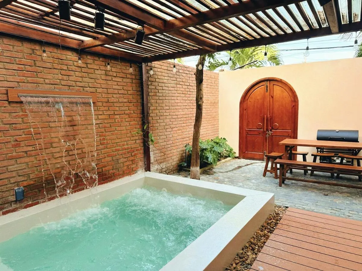 Cherish Villa - Near Mountain And Beach - Son Tra Da Nang 0*,
